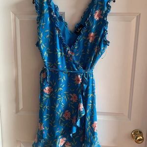 Lulus XL blue ruffled sleeveless blouse